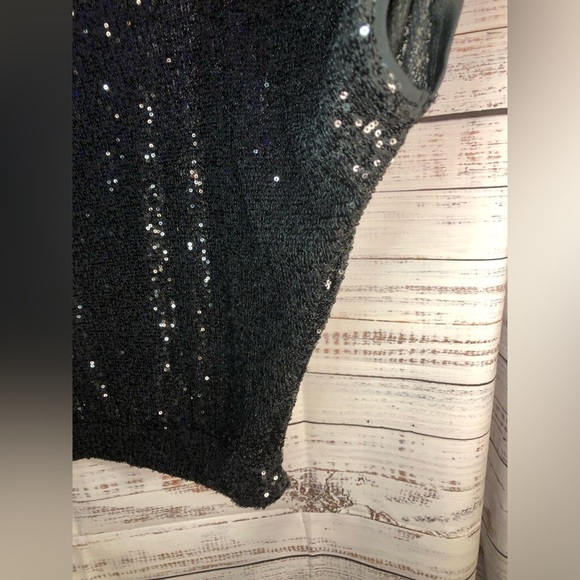 Sequin all over Black Croptop - Picture 4 of 11
